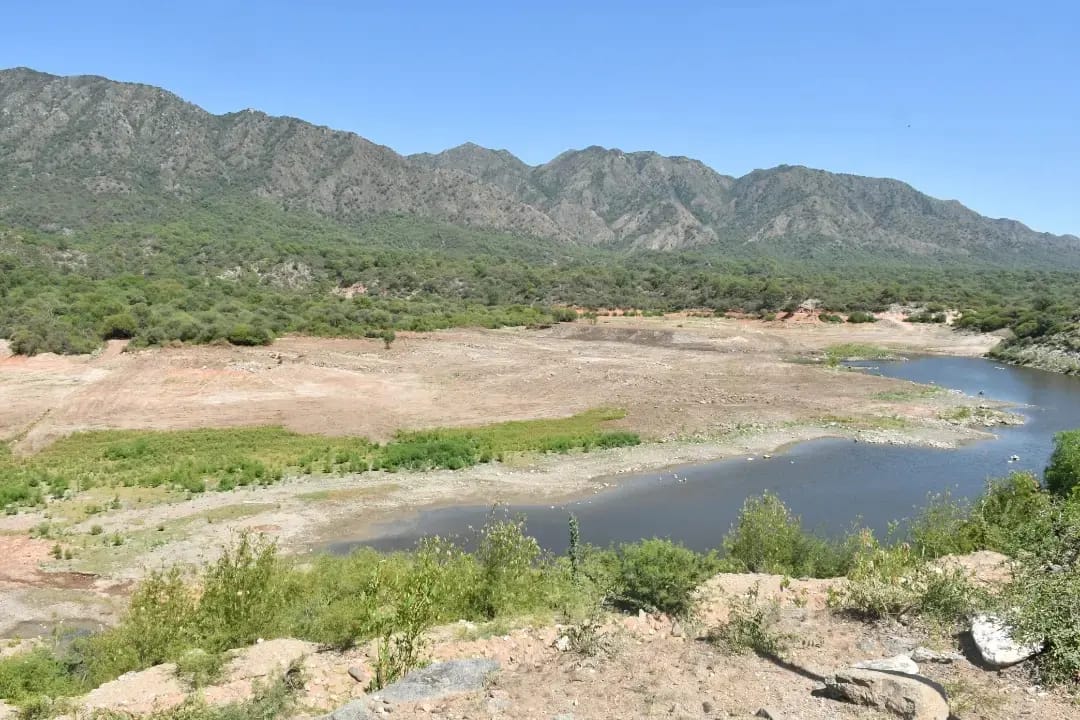 El gobierno provincial finalizó los trabajos de limpieza en el dique La