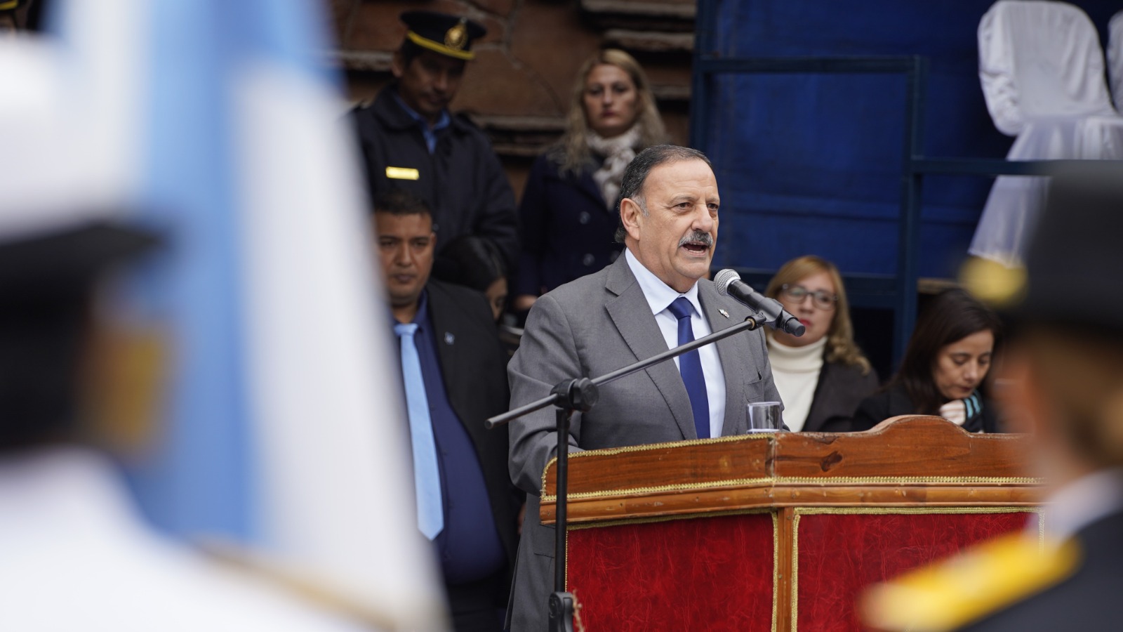 El gobernador Quintela anunció aumento para las fuerzas de seguridad ...