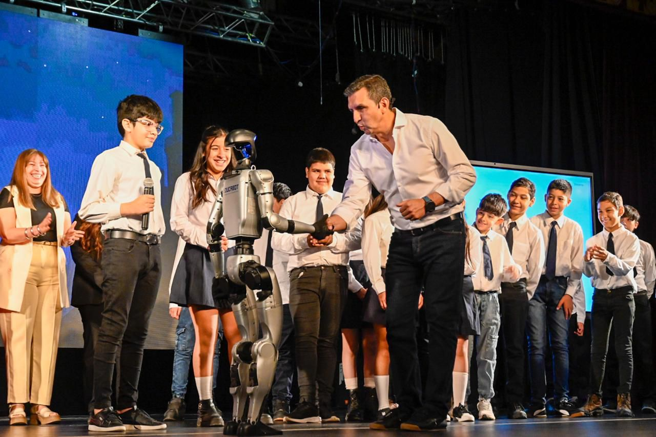 La Rioja se ubica a la vanguardia en el debate sobre <b>Inteligencia Artificial</b> y Educación con ... thumbnail