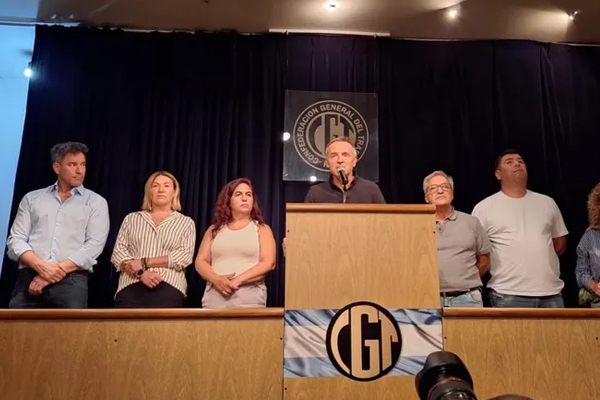 La CGT relanza su plan de lucha con marchas y analiza un paro general contra Milei - Medios Provincia