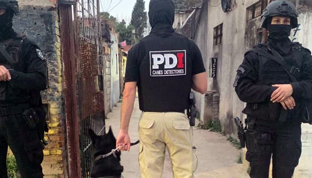 Operativo Delivery: policías se hicieron pasar por repartidores y desbarataron una banda narco en Rosario - Medios Prov
